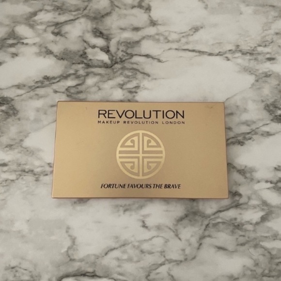 Makeup Revolution “Fortune The Favour” Pallet - Picture 4 of 4